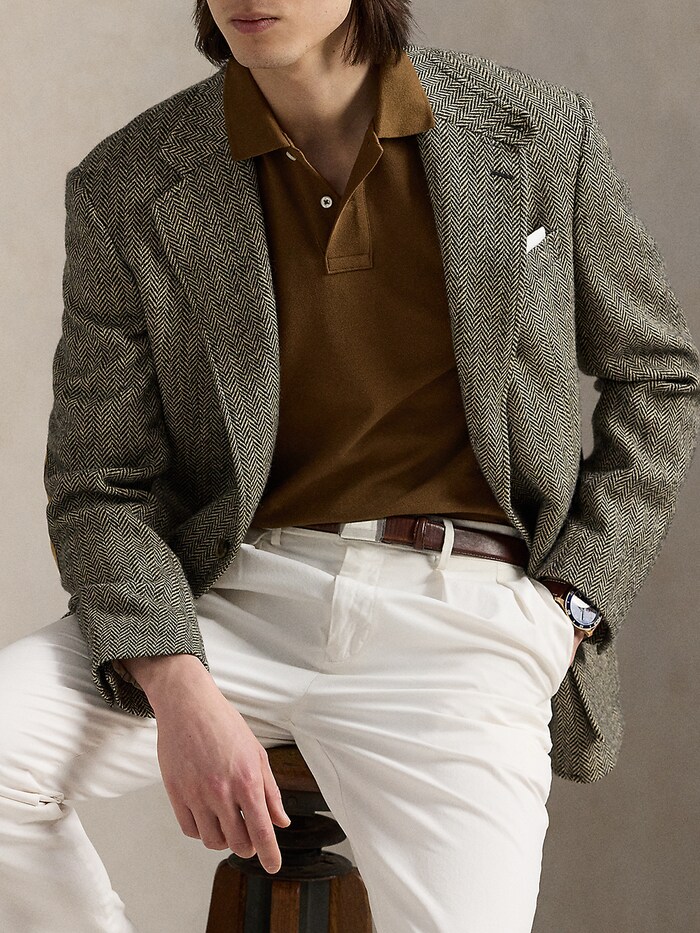 The Men’s Guide to Wearing a Polo Shirt With Blazer (What Actually Works and What Doesn’t) The type of polo shirt to wear with a blazer