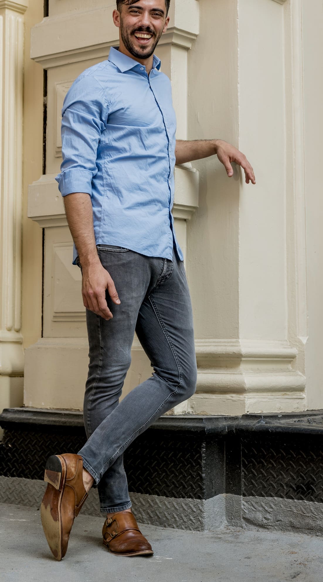 what shoes to wear with tapered jeans men